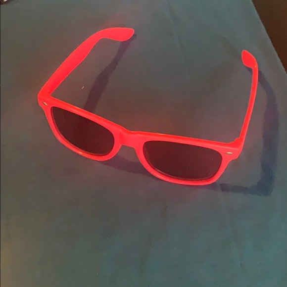 Sunglasses 🕶 - Picture 2 of 5